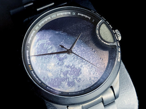 Interstellar : Titanium watch with real moon...
