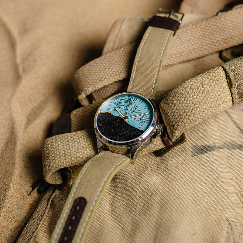 <p>« Dunkerque 1940 », « Normandie 1944 »… Ces montres étonnantes renferment de vrais fragments du D-Day</p>