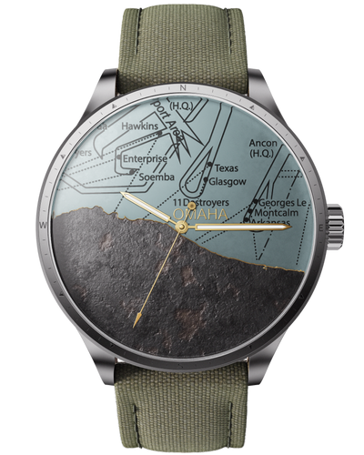 montre dday debarquement de normandie vue de face bracelet nato vert cadran casque mouvement sellita seconde guerre mondiale