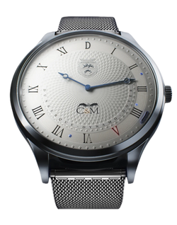 montre dunkerque avec cristaux de sable vue de profil bracelet maille milanaise hommage a l operation dynamo et a la seconde guerre mondiale